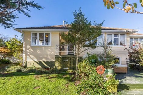 Photo of property in 2 Moult Street, Titahi Bay, Porirua, 5022