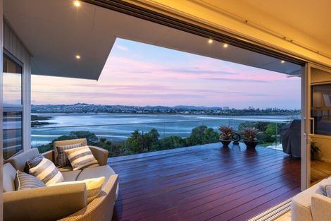 Photo of property in 51 Moffat Road, Red Beach, 0932