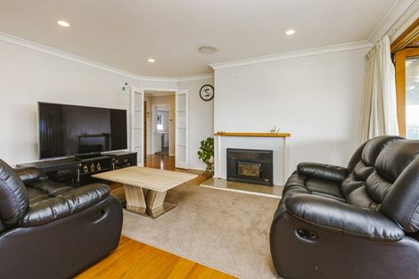 Photo of property in 37 Village Way, Ardmore, Papakura, 2582