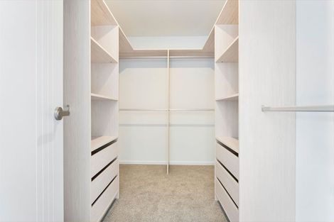 Photo of property in 16 Exmouth Road, Northcote, Auckland, 0627