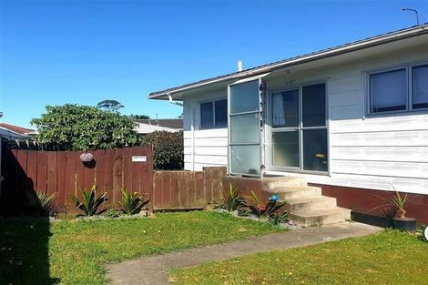 Photo of property in 2/27 Mon Desir Place, Manurewa, Auckland, 2102
