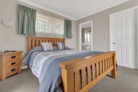 Photo of property in 82 Rototuna Road, Rototuna, Hamilton, 3210