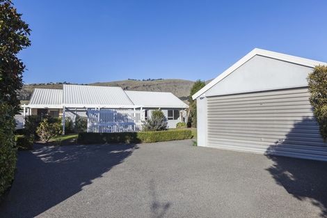 Photo of property in 39 Laing Crescent, Heathcote Valley, Christchurch, 8022