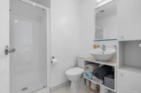 Photo of property in 9h Clearwater Cove, West Harbour, Auckland, 0618