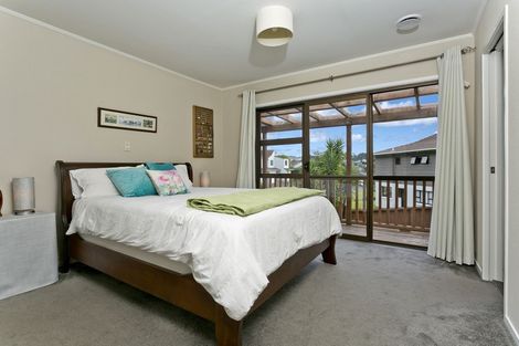 Photo of property in 11 Squirrel Lane, Browns Bay, Auckland, 0630