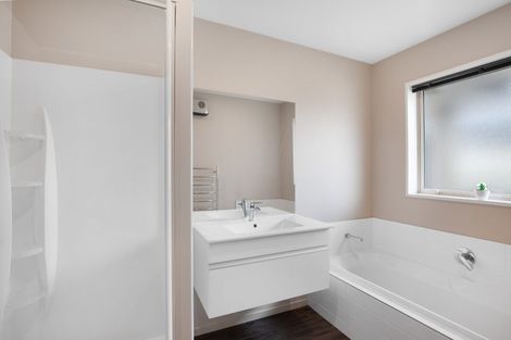 Photo of property in 10 Broadway Parade, Rolleston, 7615