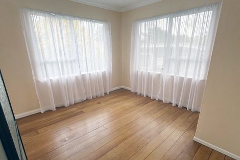 Photo of property in 136 Seaview Road, Westown, New Plymouth, 4310