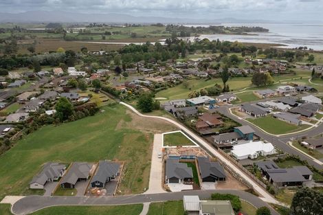 Photo of property in 49d Western Avenue, Omokoroa, 3172