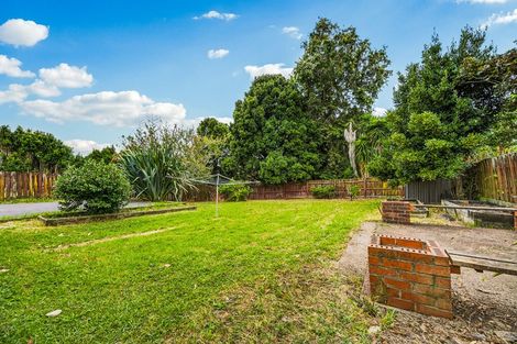 Photo of property in 49 Tiroroa Avenue, Te Atatu South, Auckland, 0610