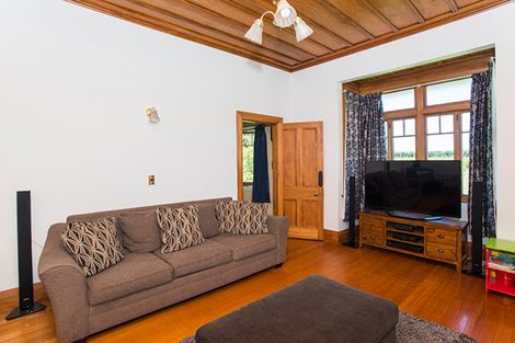 Photo of property in 17 Cemetery Road, Patutahi, Gisborne, 4072