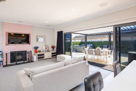 Photo of property in 11a Belvedere Crescent, Takaro, Palmerston North, 4412