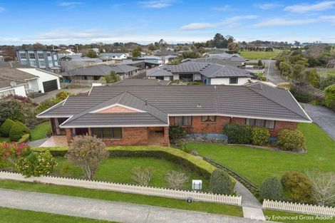 Photo of property in 5 Wanganui Road, Marton, 4710