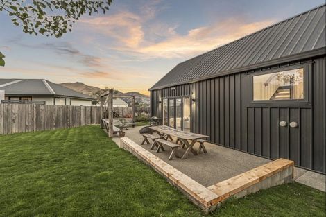 Photo of property in 19 Grandview Road, Lake Hawea, 9382