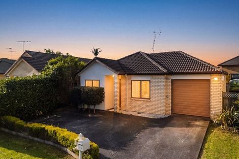 Photo of property in 37 Magic Way, Randwick Park, Auckland, 2105