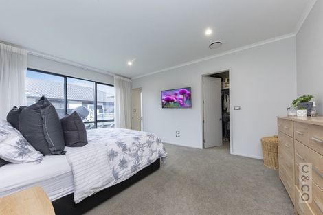 Photo of property in 42 Pohutukawa Parade, Riverhead, 0820