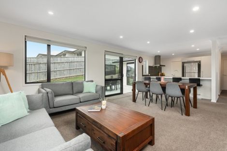 Photo of property in 35 Ballintoy Park Drive, Welcome Bay, Tauranga, 3175