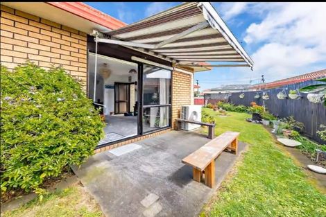 Photo of property in 2/69 Victoria Road, Papatoetoe, Auckland, 2025