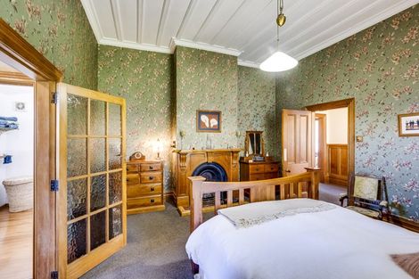 Photo of property in 2 Cobden Crescent, Bluff Hill, Napier, 4110