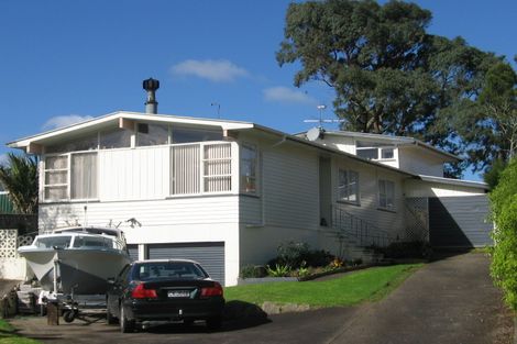 Photo of property in 2 Coburg Street, Henderson, Auckland, 0612