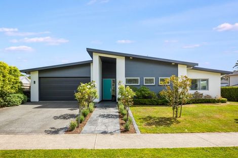 Photo of property in 52 Resolution Drive, Whitby, Porirua, 5024