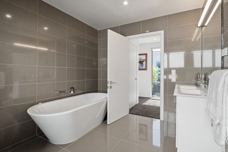 Photo of property in 468 Peninsula Road, Kelvin Heights, Queenstown, 9300