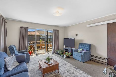 Photo of property in 2/47 Chipping Lane, Redwood, Christchurch, 8051
