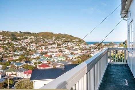 Photo of property in 126 Eden Street, Island Bay, Wellington, 6023