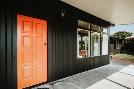 Photo of property in 345 Devonport Road, Tauranga, 3110