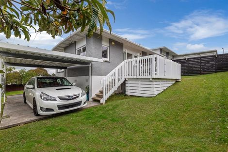 Photo of property in 2/58 Girrahween Drive, Totara Vale, Auckland, 0629