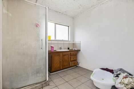 Photo of property in 321 Roscommon Road, Clendon Park, Auckland, 2103