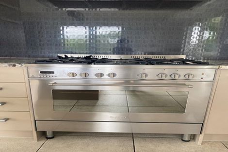 Photo of property in 26 West Lynn Road, Titirangi, Auckland, 0604