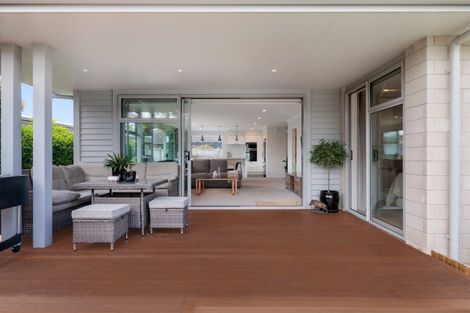 Photo of property in 16 Cassinia Close, Papamoa Beach, Papamoa, 3118