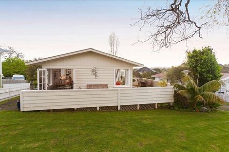Photo of property in 43 Commodore Drive, Lynfield, Auckland, 1042