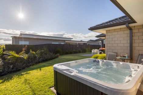 Photo of property in 60 Puhirake Crescent, Pyes Pa, Tauranga, 3112