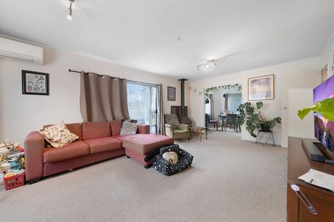 Photo of property in 2/37 Seabrook Avenue, New Lynn, Auckland, 0600