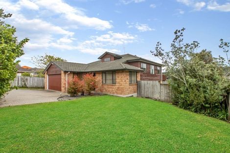 Photo of property in 10 Thomas Hamer Place, Greenhithe, Auckland, 0632