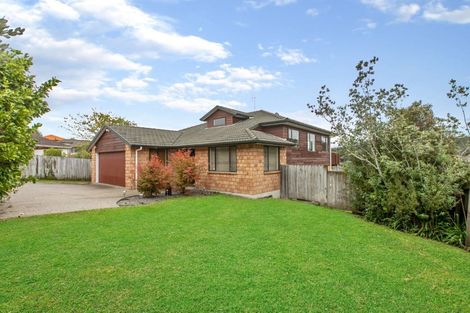 Photo of property in 10 Thomas Hamer Place, Greenhithe, Auckland, 0632