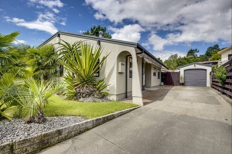 Photo of property in 17 Churchill Drive, Taradale, Napier, 4112