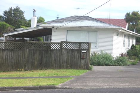 Photo of property in 2/27 Neal Avenue, Glenfield, Auckland, 0629