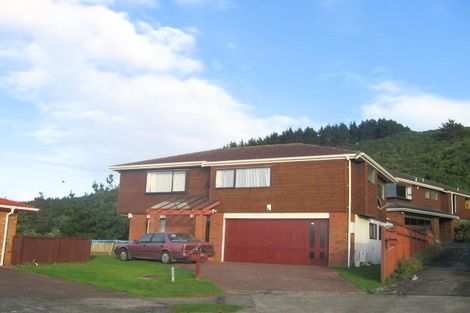 Photo of property in 28 Ordley Grove, Tawa, Wellington, 5028