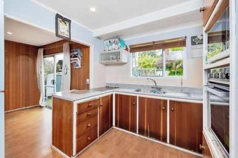 Photo of property in 8 Arde Place, Massey, Auckland, 0614