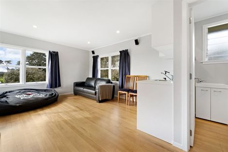 Photo of property in 72 Hanham Road, Kumeu, 0891