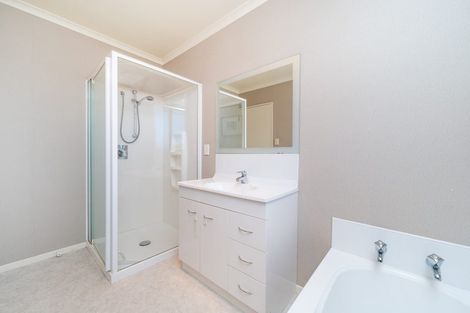 Photo of property in 23 Geneva Terrace, Kelvin Grove, Palmerston North, 4414