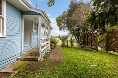 Photo of property in 105 Te Pene Avenue, Titahi Bay, Porirua, 5022