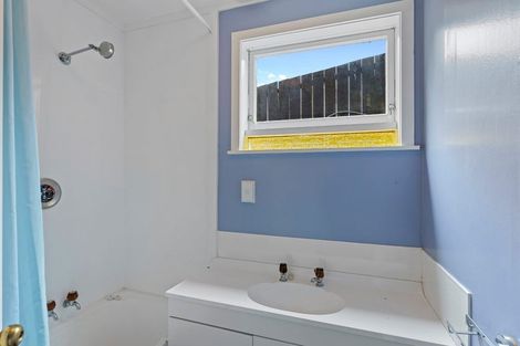 Photo of property in 167 Tutere Street, Waikanae Beach, Waikanae, 5036