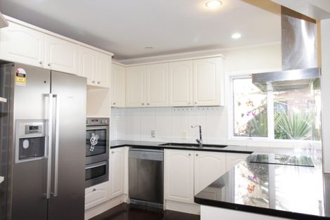 Photo of property in 1/10 Copperfield Terrace, Mellons Bay, Auckland, 2014