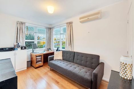 Photo of property in 12 Chilcott Road, Henderson, Auckland, 0612