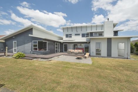 Photo of property in 115 Oriental Parade, Papamoa Beach, Papamoa, 3118