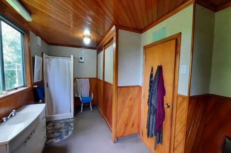 Photo of property in 746 Clutha River Road, Rongahere, Balclutha, 9274
