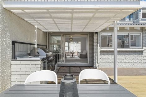 Photo of property in 2/26 Manly Esplanade, Browns Bay, Auckland, 0630